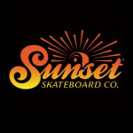 ウイールに内蔵されたLEDが発光する「Sunset Skateboard」がカリフォルニアから上陸