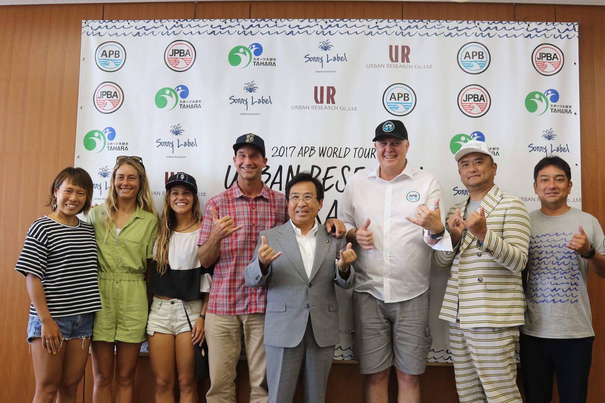 日本で15年振りに開催されたapbワールドツアーでマイク スチュワートと大原沙莉が優勝 Surfmedia