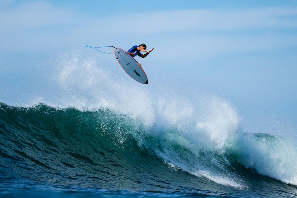 大番狂わせが続出し、サーフシティ・エルサルバドル・プロの男子CT