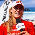 モリー・ピックラム、バックドアで世界チャンピオンの実力を発揮。CSレクサス・パイプ・チャレンジャーで女子選手がパイプラインを席巻