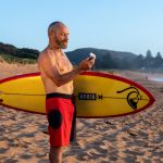 WSLとバイオグラン、2027年までオーストラリアイベントでのパートナーシップを拡大。トム・キャロルがアンバサダーを継続